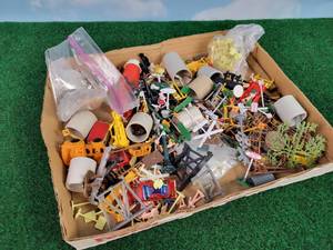 lot 407 image: Lot of Assorted HO-Scale Layout Supplies