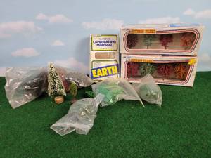 lot 416 image: HO Scale Landscaping Lot - Life-Like Trees (Sealed), Landscape Material and Assorted Trees