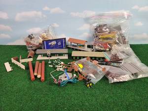 lot 427 image: Large Lot of HO Scale Layout Accessories - Signs, Buildings, Fence and More