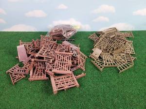 lot 432 image: (2) Sets of Brown HO Scale Trestles
