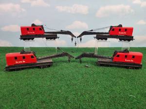 lot 442 image: (4) SANTA FE HO Scale Crane Cars