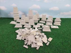 lot 463 image: (35) HO Scale Piers and More