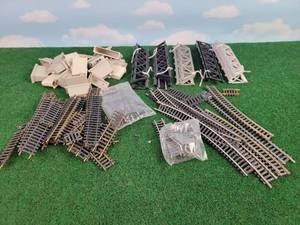 lot 466 image: (5) HO Scale Bridges, Brass, Steel & Nickel Silver Track and Assorted Piers