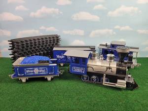 lot 480 image: Frosty the Snowman The Grand Arctic Express Christmas Tree Train - Tested and Works