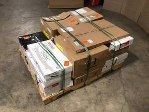 Pallet with Assorted Flooring Different Styles And conditions Customer Returns