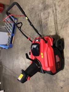Power Smart21 in. Single Stage Gas Snow Blower Costumers In Working conditions