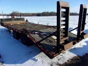 2007 Redi Haul Tandem Axle, Dually Tag-Along Trailer with 17-foot Deck, 5 12-foot Dovetail, Has Pintle Hitch, Good Tires, Air Brakes