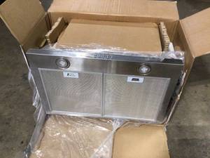 lot 31 image: Vissani 30 in. W Convertible Wall Mount Range Hood with 2 Charcoal Filters in Stainless Steel open box See Pics