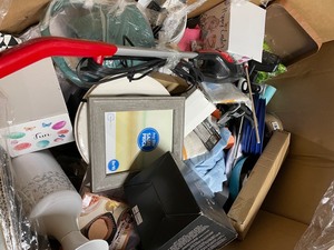 lot 87 image: Assorted Pallet of Returned merchandise for resellers