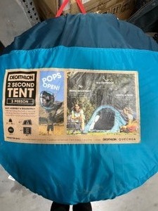 lot 19 image: Quechua - 2 second tent - 3 person