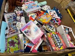 lot 104 image: Updated More added - Bulk Pallet of New Toys, Store Returns - Resellers Lot