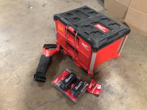 lot 8 image: Lot of assorted Milwaukee Tools various types models and conditions review customer returns see pictures