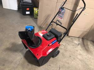 lot 35 image: Toro Power Clear 721 E 21 in. 212 cc Single-Stage Self Propelled Electric Start Gas Snow Blower
