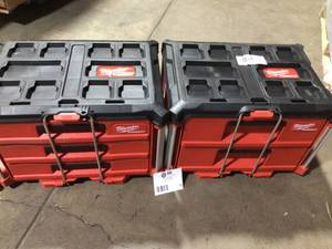 lot 75 image: Lot of 2 Milwaukee PACKOUT 22 in. Modular  Tool Box with Metal Reinforced Corners Customer Returns See Pictures