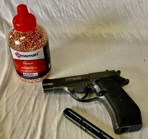 PF M16 Pistol BB gun w copper BB�s