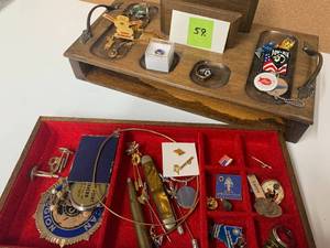 Guy wood jewelry box WItems