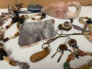 Jewelry Stone, Shell, Agate Carved Duck