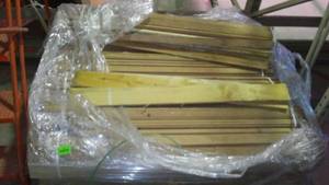 lot 556 image: Short Pallet Of Wood Lath (16) Bundles
