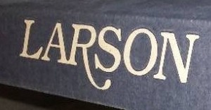 lot 569 image: 32-Inch Larson Screen Door