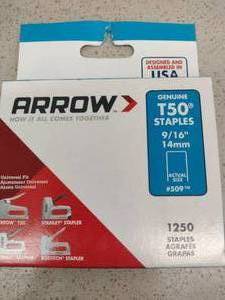 lot 102 image: Arrow T50 916 in Staples (8) 1250 Count, each box.