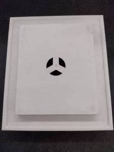 lot 118 image: Square Mount White 7 x 8 in. (8).