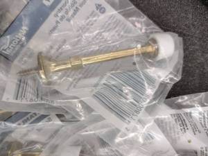 lot 184 image: 3 in. Door Stop, Polished Brass (11).