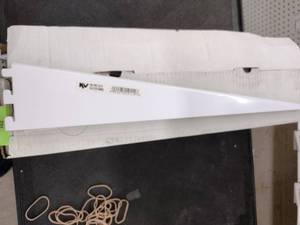 lot 231 image: Closet Maid shelf bracket, 18.5 in (10)