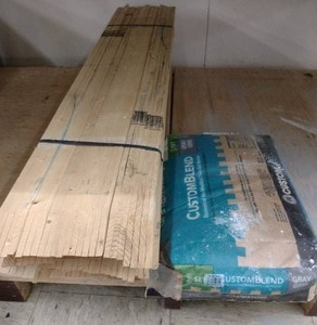 lot 394 image: 4ft wood Stake bundles (6).