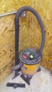 lot 760 image: Shop Vac With Attachments  Working