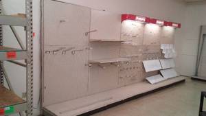 lot 806 image: 5 sections of 4 foot retail shelving