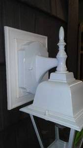 lot 820 image: (2) Exterior lights.