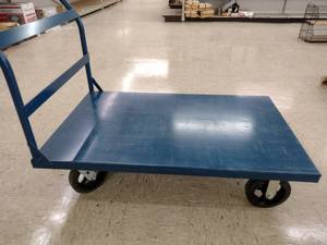 lot 440 image: Uline Platform Utility Cart