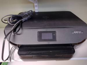 lot 459 image: HP Envy 5540 Printer.