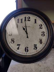 lot 494 image: 24 in. Large Decorator Clock.