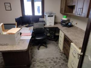 lot 829 image: Workstation  with Upper, Lower Mid-Continent Cabinets.