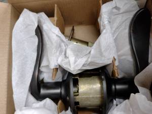 lot 840 image: Schlage Knobs (9)