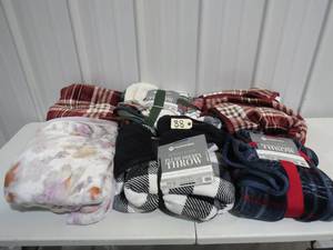 lot 88 image: Mixed Lot Members Mark Faux Fur Throws 60x70