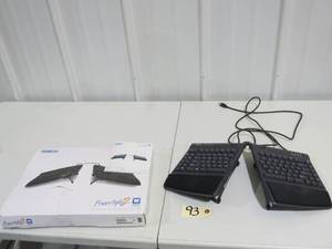 lot 93 image: KINESIS Freestyle2 Ergonomic Keyboard w VIP3 Lifters for PC