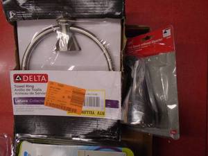 Flat with bidettowel holder etc. As shown.