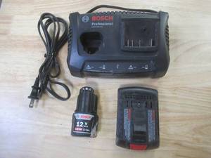 Bosch GAX18V-30 18V12V Dual-Bay Battery Charger - With 18 Volt & 12 Volt Battery