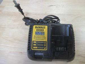DEWALT 12-Volt to 20-Volt Lithium-Ion Battery Charger