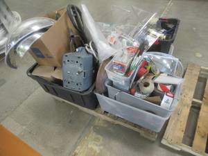 Pallet of Office Supplies & Retail Supplies (SEE PHOTOS)