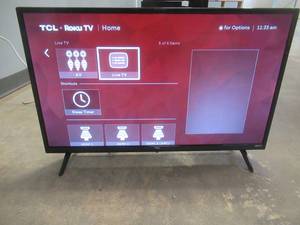 lot 14 image: TCL - 32 Class 3-Series HD 720p LED Smart Roku TV Model32S355