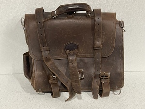 lot 8 image: Leather Traveler Bag