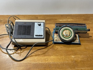 lot 25 image: Vintage GE Deskon II and Toy Typewriter Simplex