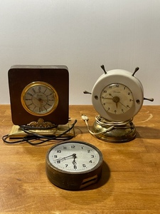 lot 29 image: Vintage Clocks