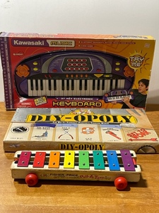 lot 32 image: Lot of Games and Toys