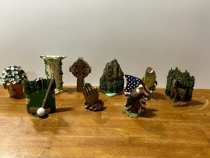 lot 39 image: Life Symbols Casket Corners