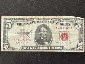 lot 10 image: Red Seal $5 Dollar Bill