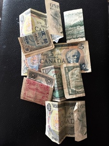 lot 62 image: Foreign Currency